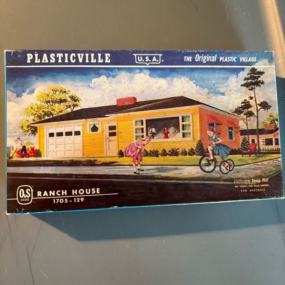 Plasticville Ranch House 1705-129 White With Blue Roof *Complete*